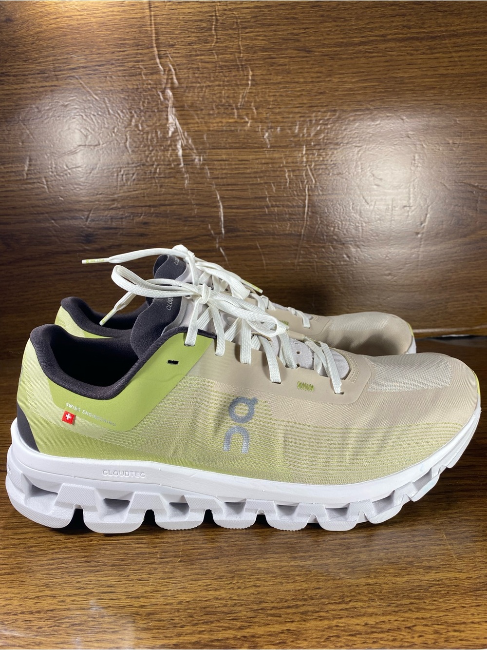 On Cloud Cloudflow mens shoe size 10